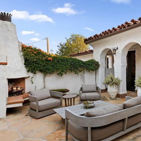 🇪🇸 Spanish-style beauty 💃🏻 with creative flare! 😍Gorgeous details & a stroll away from Montecito’s Butterfly Beach 🌊! Offered at… | Instagram House With Rooftop Deck, House With Rooftop, Spanish Style Backyard, Spanish Style Patio, Bungalow Backyard, Butterfly Beach, Spanish Bungalow, Garden Inspo, Spanish Style Homes