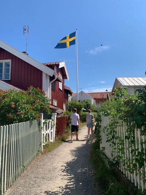 Swedish Aesthetic, Sweden Aesthetic, Swedish Summer House, Swedish Houses, Thai Travel, Sweden Fashion, Scandinavian Aesthetic, Swedish House, Travel Wishlist