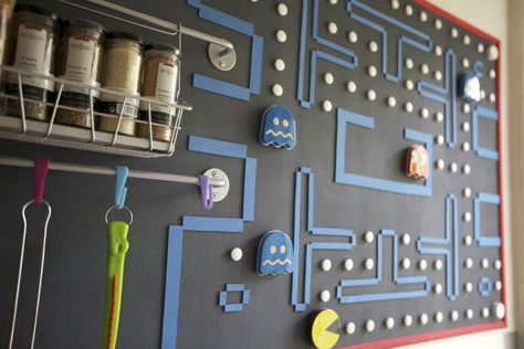 Pacman kitchen's wall Pacman Bedroom, Pacman Wall, Gamer House, Geeky Kitchen, Gamer Aesthetic, Gaming Party, Basement Games, Arcade Room, Wall Game