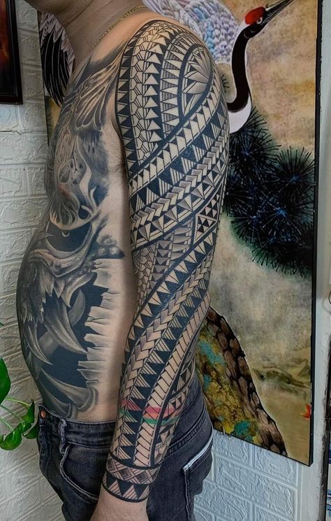 မာရာ Tattoo, မာယာ Tattoo, Geometric Tattoo Outline, Jormungandr Tattoo, Old Traditional Tattoo, Calf Tattoo Ideas, Whang Od, Island Tattoo, Around Arm Tattoo