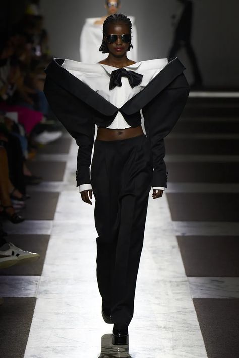 Couture, Fashion Fail, Haute Couture, Fall 2022 Couture, Victor And Rolf, 2022 Couture, Bad Fashion, Collection Couture, Runway Outfits