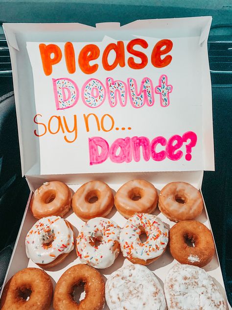 Best Prom Proposals, Prom Proposal Ideas, Sadie Hawkins Proposals, Asking To Homecoming, Creative Prom Proposal Ideas, Sadies Proposal, Cute Hoco Proposals, Cute Promposals, School Dance Ideas