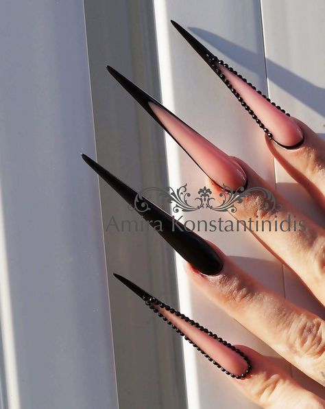 Black Stilleto Nails With Diamonds, Black Chrome Stiletto Nails, Steletoes Nails Long, Nails Stiletto Long, Long Black Stiletto Nails, Black Nail Designs Stiletto, Stiletto Nails Black, Stiletto Acrylic Nails Designs, Long Acrylic Nails Stiletto