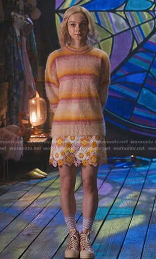 Wednesday Clothes, Wednesday Costume, Wednesday Outfit, Addams Familie, Enid Sinclair, Emma Myers, Where To Buy Clothes, Floral Crochet, Detailed Sweater