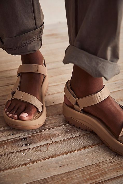 Teva Sandals Outfit, Safari Outfits, Free People Summer, Casual Shoes Outfit, Teva Sandals, Water Sandals, Sandals Outfit, Sport Sandals, Shoe Closet