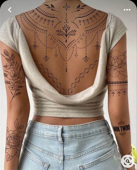 Ornamental Tattoo Design Back, Shoulder Ornamental Tattoo, Boho Tattoos For Women, Ornamental Tattoo Back, Ornamental Shoulder Tattoo, Fine Line Back Tattoo, Ornamental Back Tattoo, Ornamental Tattoo Design, Ornament Tattoo