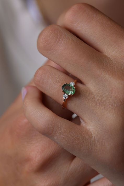 Serena Akeroyd, Tourmaline Ring Engagement, Green Stone Ring, Smaragd Ring, Cute Engagement Rings, Filthy Rich, Future Engagement Rings, Green Ring, Ring Inspo