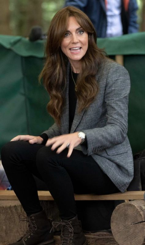 Sporty Ponytail, Katherine Middleton, Sleek Straight Hair, Awesome Kate, Kate Middleton Style Outfits, Kate Middleton Hair, Golden Highlights, Queen Kate, 2023 Hair