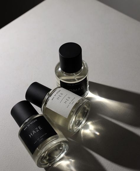 Black Perfume Aesthetic, Minimalist Perfume Packaging, Black And White Perfume Aesthetic, Luxury Perfume Branding, Minimalist Perfume Label, Perfume Aesthetic Dark, Fragrance Packaging Design, Luxury Perfume Packaging, Black Perfume