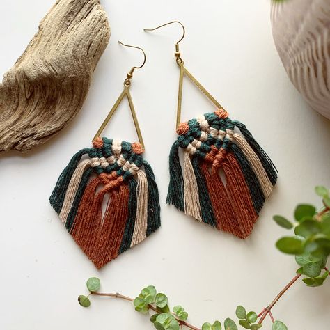 Boho Macrame Earrings Macrame Earrings With Beads, Macrame Earrings Diy, Diy Macrame Earrings, Macrame Jewellery, Earrings Macrame, Macrame Colar, Crochet Earrings Pattern, Boho Macrame, Micro Macramé