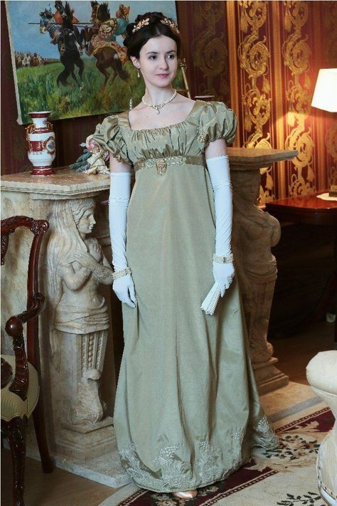 cd758e8f59dfdf06a852adad277986ca Regency Era Dresses, 1829 Fashion, Era Dresses, Regency Dresses, Regency Clothing, Regency Gown, Regency Era Fashion, Jane Austin, Plum Dress