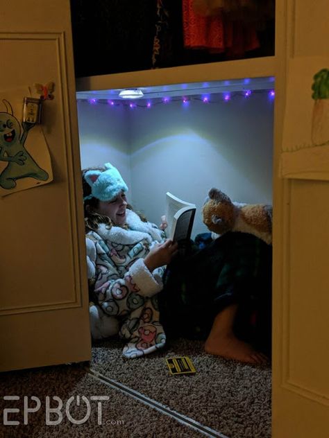 Reading Nook Closet Hidden Rooms, Closet Nooks For Kids, Closet Fort Ideas, Kids Closet Reading Nook, Closet Fort For Kids, Kids Secret Room, Closet Reading Nook Kids, Secret Rooms In Houses For Kids, Closet Hideout Ideas