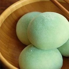 Easy Mochi, Green Tea Mochi, Mochi Recipe, Matcha Dessert, Green Tea Ice Cream, Japanese Cake, Mochi Ice Cream, Glutinous Rice Flour, Red Bean Paste