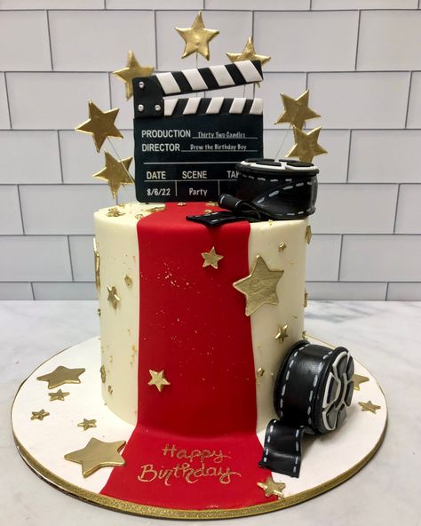 Hollywood Birthday Cake Ideas, Movie Star Birthday Cake, Oscar Themed Birthday Party, Hollywood Food Party, Cinema Birthday Cake, Old Hollywood Cake Ideas, Hollywood Sweet 16 Cake, Hollywood Theme Party Cake, Bollywood Cake Ideas