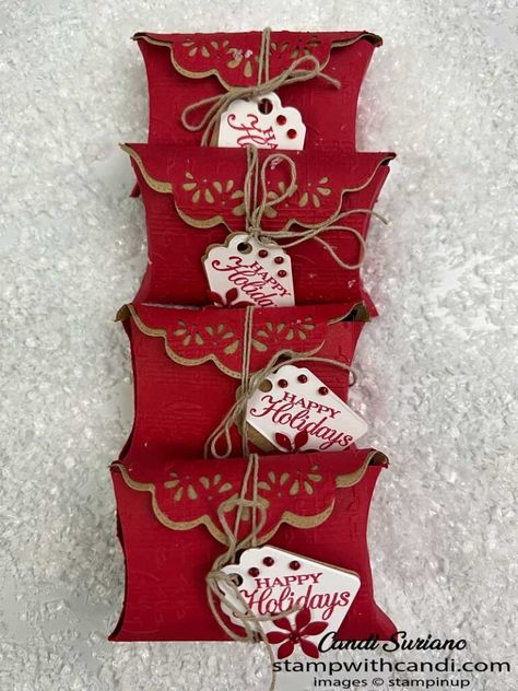 Pretty Pillowbox Favors for Share It Sunday > Stamp with Candi Christmas Pillow Boxes, Pillow Box Ideas, Christmas Treat Ideas, Candy Treat Box, Christmas Craft Fair Ideas, Sample Christmas Cards, Christmas Chocolates, Christmas Treats Holders, Cricut Art