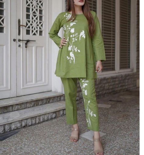 Pakistani Kurti, Embroidery Kurta, Saree Blouses Online, Tailoring Techniques, Newly Wed, Pakistani Fashion Casual, Cord Set, Fashion Top Outfits, Coord Set