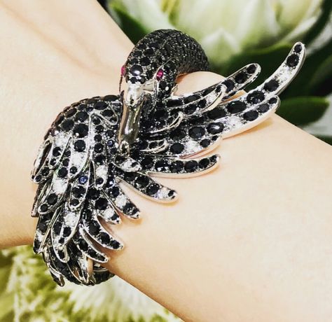 Black Swan Jewelry, Aphrodite Design, Swan Accessories, Apollo Design, Swan Bracelet, Swan Jewelry, The Black Swan, Jewelry Black, Jewelry Fashion Trends