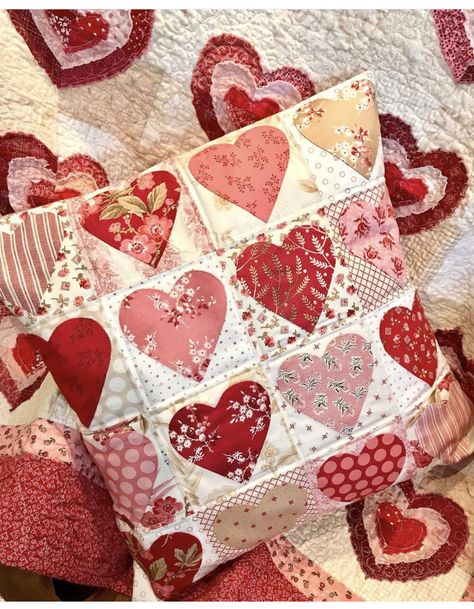 Quilting Pillows Pattern, Quilted Heart Pillow, Quilted Pillowcase, Valentine Pillows, Quilt Pillows, Quilt Pillow, Half Square Triangle Quilts Pattern, Valentines Pillows, Diy Pillow Covers