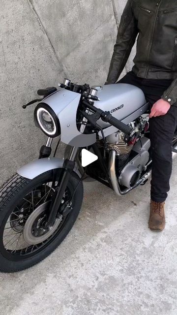 3,867 likes, 17 comments - losperdidos_ am March 10, 2023: "The Silver Arrow by @ridecrooked Yamaha XS650 #yamaha #xs650 #xv750 #xv920 #xv1000 #virago #xs400 #sr500 #caferacer #caferacers #caferac...". Virago Cafe Racer, Sr 500, Yamaha Xs650, Yamaha Virago, Silver Arrow, Cafe Racer, Cafe, Silver, Instagram