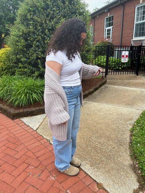 Summer Outfits Bostons, Birkenstock Outfit Fall Clog, Birk Clogs Outfit Winter, Gloomy Summer Day Outfit, Boston Clogs Outfit Black Women, Outfits With Clogs Summer, Birkenstock Clogs Outfit Black Women, Boston Clog Outfits, Boston Clogs Outfit Summer