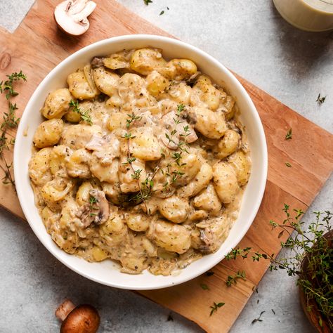 Easy Vegan Creamy Gnocchi With Mushrooms Vegan Mushroom Gnocchi Recipes, Vegan Mushroom Gnocchi, Vegan Gnocchi Sauce, Gnocchi And Mushrooms, Gnocchi With Mushrooms, Mushroom Gnocchi, Creamy Gnocchi, Vegan Gnocchi, Gnocchi Dishes