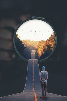 Surreal Photoshop, Road Photos, Tree Photoshop, Photoshop Tutorial Graphics, Photoshop Digital Background, Surreal Photos, Photoshop Images, Surrealism Photography, Man Standing