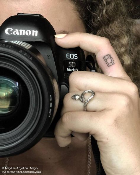 Literary Tattoos, Camera Tattoo Design, Photographer Tattoo, Camera Tattoos, Finger Tattoo For Women, Ankle Tattoo Small, Camera Tattoo, Triangle Tattoos, Tattoo Photography