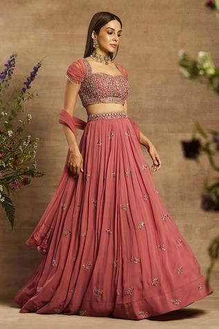 Lehenga Ideas, Engagement Lehenga, Lehenga Saree Design, Bridal Lehenga Designs, Simple Lehenga, Simple Saree Designs, Indian Outfits Lehenga, Wedding Lehenga Designs, Lehenga Designs Simple