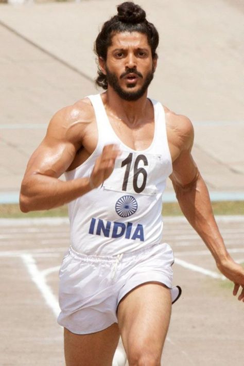 Farhan Akhtar Calls Out A Textbook Which Shows... Best Motivational Movies, Bhaag Milkha Bhaag, Motivational Movies, Milkha Singh, Farhan Akhtar, Indian Army Wallpapers, Running Photos, Army Images, Army Couple