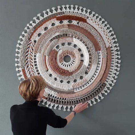 Circular Weaving Loom, Macrame Circle, Hoop Art Wall, Macrame Feather Wall Hanging, Circular Weaving, Macrame Thread, Macrame Mandala, Macrame Knots Pattern, Mandala Wall Hanging