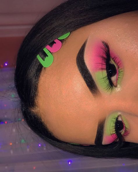 👑𝐒𝐮𝐥𝐞𝐧𝐧𝐲👑 on Instagram: “. ✨💖💚⭐️𝑪𝒐𝒔𝒎𝒐 𝒚 𝑾𝒂𝒏𝒅𝒂⭐️💚💖✨ ———————————————————————————𝑭𝒐𝒍𝒍𝒐𝒘 @makeupby_sulenny (𝒎𝒆) 𝒇𝒐𝒓 𝒎𝒐𝒓𝒆 ——————————————————————————— Eyes:…” Halloween Makeup Look, Blue Makeup Looks, New Year's Makeup, Eye Makeup Designs, Makijaż Smokey Eye, Colorful Eye Makeup, Cute Makeup Looks, Makeup Eye Looks, Creative Eye Makeup