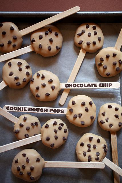 Chocolate Chip Cookie Dough Truffle Pops  {Bakerella} Cookie Dough Cake Pops, Cookie Dough Pops, Chocolate Chip Cookie Dough Truffles, Cookie Dough Cake, Dessert Original, Cookie Dough Truffles, Raw Cookie Dough, Cookie Pops, Cake Balls