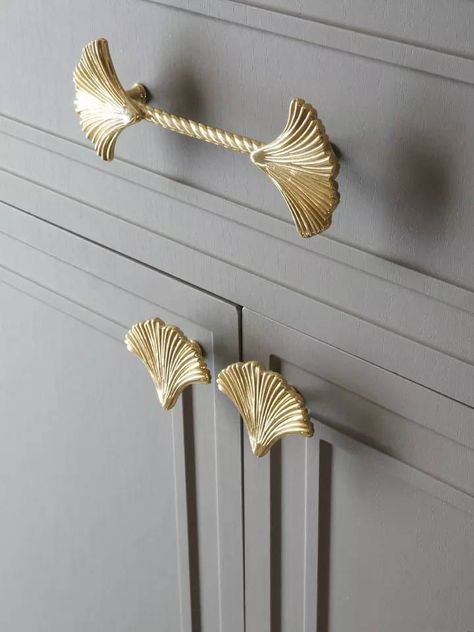 Gold Ginkgo Leaf and Rope Design Bar Handle/brass Maidenhair Tree Leaf Shaped Cabinet Pull/brass Leaf Shaped Door Handle/gingko Drawer Knob - Etsy Canada Draw Handles, Maidenhair Tree, Leaf Veins, Wood Furniture Legs, Door Handle Design, Brass Cabinet Handles, Gold Door, Door Handles Interior, Door Art