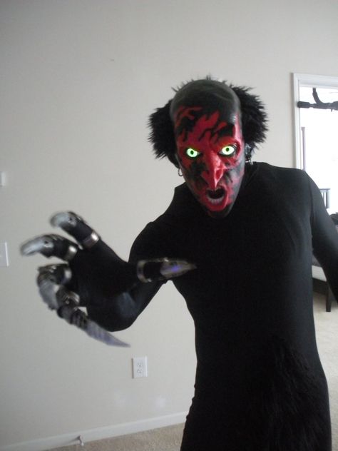 Insidious Demon, Demon Halloween Costume, Costume Aesthetic, Demon Costume, Red Demon, Ghost Movies, Pirates Of The Caribbean, Sailor Moon, Face Paint