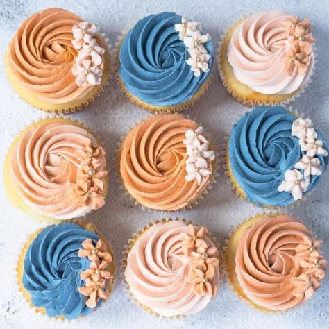 Diy Cupcake Piping, Ganache Piping Ideas, Cupcake Design Simple, Party Cupcakes Decoration, Simple Cupcake Piping, Tips For Cupcakes Piping, Simple Cupcake Icing, Simple Decorated Cupcakes, Frosted Cupcakes Ideas