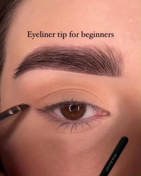 Beauty luxe
Contest us +923214221937 Basic Eyeliner For Beginners, Eyeliner Tutorial Winged, Basic Eyeliner, Winged Liner Tutorial, Eyeliner Tricks, Easy Eyeliner, Liner Tutorial, Eyeliner Techniques, Eyeliner Tips