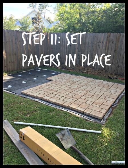 Diy Paver Patio, Diy Paver, Pavers Diy, Diy Patio Pavers, Pavers Backyard, Diy Backyard Patio, Patio Pavers Design, Backyard Remodel, Backyard Diy Projects