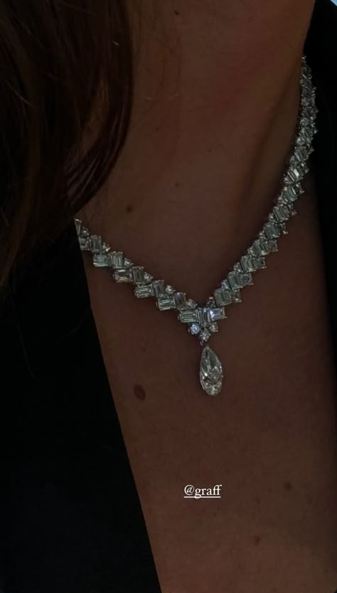 Luxury Elegant Jewelry, Bridal Necklace Diamond, Kylie Jenner Diamond Necklace, Wedding Diamond Necklace, Thick Diamond Necklace, Expensive Jewelry Aesthetic, Diamond Necklace Designs Unique, Diamond Necklace Aesthetic, Diamonds Aesthetic