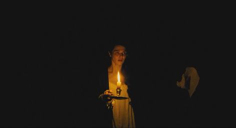 Rachel Weisz and Olivia Colman in The Favourite (2018). Rachel Weisz Movies, Olivia Colman, Shot Ideas, Shots Ideas, Screen Video, Green Screen Video Backgrounds, Rachel Weisz, Movie Stills, The Favourite