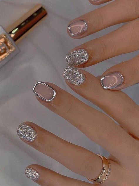 30 Chic Silver Nail Ideas To Vamp Up Your Feminity Power - 252 Silver Nail Designs, Silver Nail Art, Chrome Nail Art, Milky Nails, Silver Nail, Cute Nail Art Designs, Minimal Nails, Silver Nails, Funky Nails