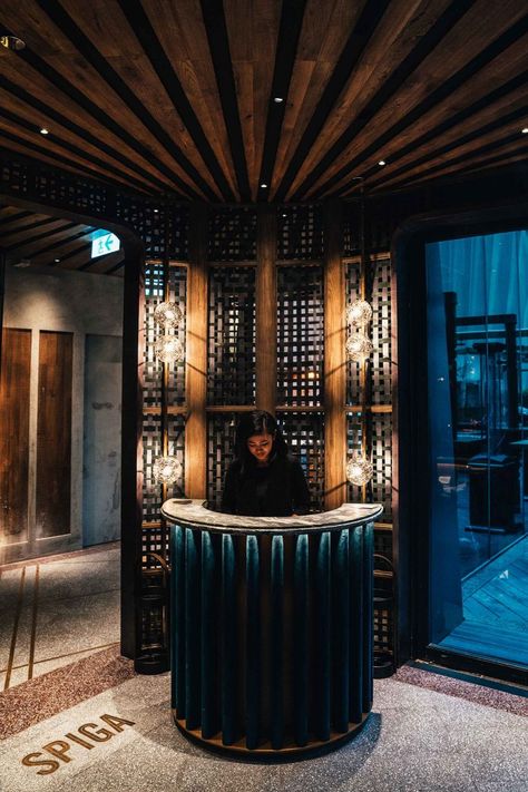 WANG — Spiga Restaurant Hostess, Modern Restaurant Design, Reception Desk Design, Nightclub Design, Decoration Restaurant, Hotel Reception, Counter Design, Lobby Design, Hotel Interiors