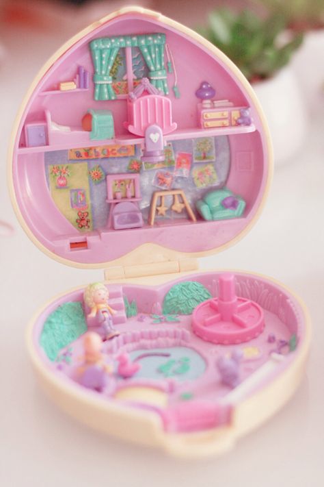 Polly Pocket World, Polly Pocket Vintage, Pink Toy, Poly Pocket, Kawaii Toys, 90s Toys, 90s Childhood, Mini Things, Polly Pocket