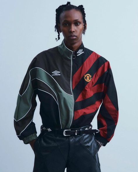 Umbro and Reebok are cooking right now. "I can see it, I feel it... He's cooking" - Thierry Henry Football Apparel, Manchester United Team, Eric Cantona, Sir Alex Ferguson, Adidas Samba Og, Retro Sport, Football Outfits, Clothing Care, Poplin Shirt