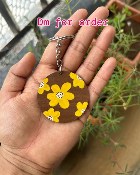 Hand painted keychains💚💚💚 DM to order yours!! Follow @chitrakala_by_dd for more updates 🥰💜🎨🥰 . #dmforbuy #paintedkeychain #artgallery #artist #art #instagram #insta #viralvideos #viralreels #trending #artwork #acrylic #acrylicpainting #instadaily #instalike #instamood Keychain Painting Ideas, Keychain Painting, Mdf Keychain, Trending Artwork, Diy Embroidery Art, Fondant Flower Tutorial, Keychain Ideas, Artwork Acrylic, Handmade Keychains