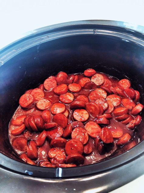 Kielbasa Appetizer, Sausage Crockpot Recipes, Kielbasa Bites, Slow Cooker Kielbasa, Sausage Appetizers, Sausage Crockpot, Smoked Sausage Recipes, Crockpot Appetizers, Kielbasa Recipes