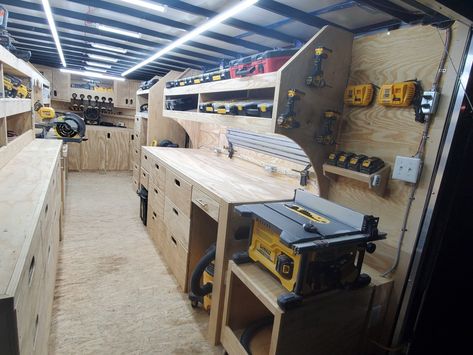 Box Trailer Workshop, Enclosed Trailer Ideas Camping, Enclosed Trailer Shop Ideas, Cargo Trailer Workshop, Enclosed Trailer Ideas Construction, Work Trailer Setup, Trailer Tool Storage Ideas, Work Trailer Organization, Work Trailer Organization Ideas