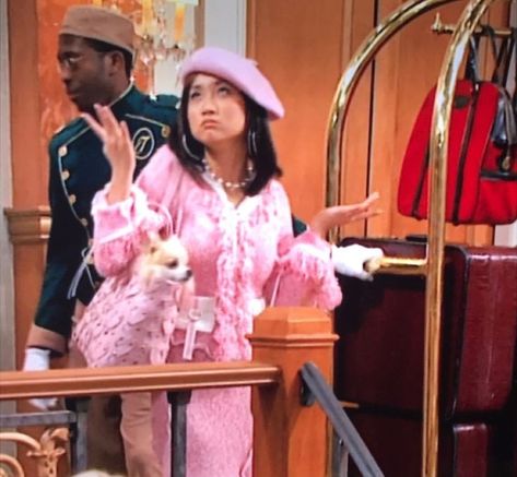 London Tipton Outfits, London Tipton, 2000s Disney, Girl Group Halloween Costumes, 90s 2000s Fashion, Brenda Song, Suite Life, 2000s Outfits, London Outfit