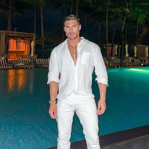 Chris Appleton on Instagram: “Who’s ready for the summer 🌴🤍” Bachelor Outfits Men, Mens White Outfit Classy, Yatch Party Outfit, Yatch Party Outfit Summer, All White Mens Outfit, Crop Top Outfits Classy, Party Outfit Summer, Summer Club Outfits, Chris Appleton