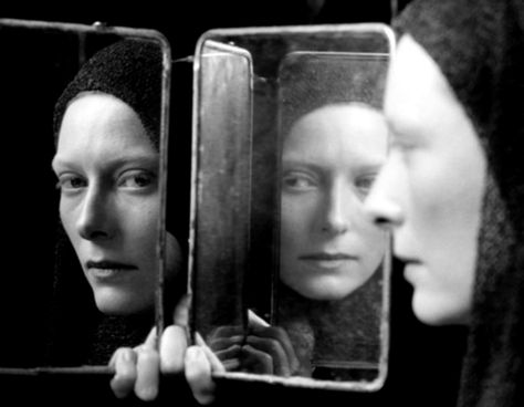 Tilda Swinton by Fabio Lovino, 1999 Looking In The Mirror, Mirror Reflection, Tilda Swinton, Foto Art, Through The Looking Glass, 인물 사진, Art References, The Mirror, White Photography