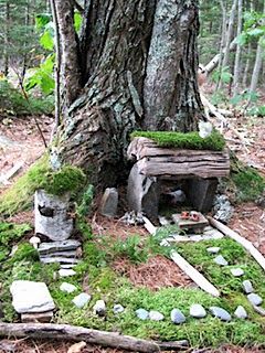 Teaching children to respect nature by building a fairy house. Fairy Garden Designs, Fairy Garden Crafts, Faeries Gardens, Fairy Tree, Fairy Garden Houses, Nature Play, Fairy Doors, Fairy Garden Diy, Gnome Garden